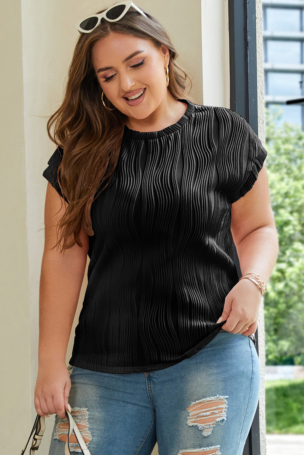 Abby Color Wavy Textured PLUS Tee